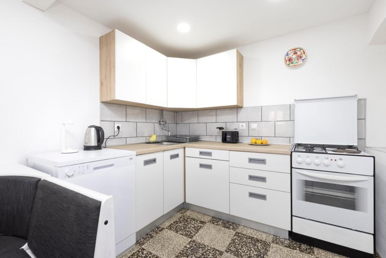 Apartments Ivna ヴェリ・ロシニュ エクステリア 写真